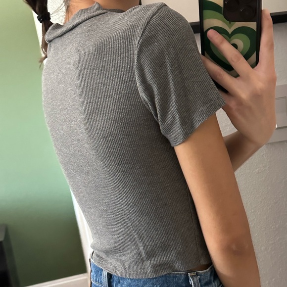 Cropped Mock Neck Ribbed Tee - Picture 2 of 3